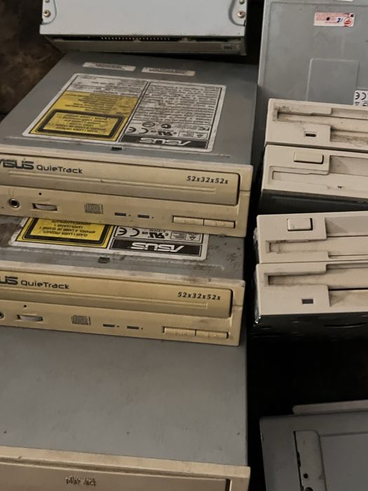 Дисковод СД привод