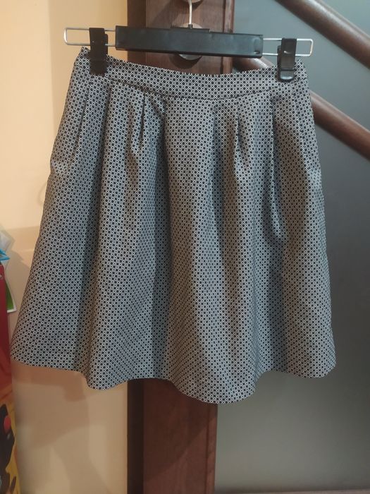 Spódnica rozkloszowana fo pracy świąteczna elegancka 34 XS