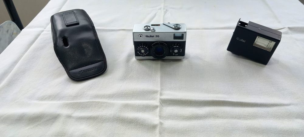 Câmera fotografica anslogica Rollei 35