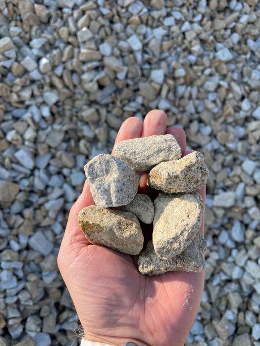 Kruszywo granitowe ozdobne frakcja 30-60 mm żółto-szare