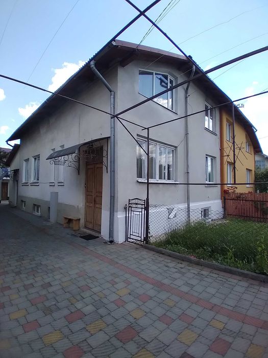 Продаж будинку у Моршині