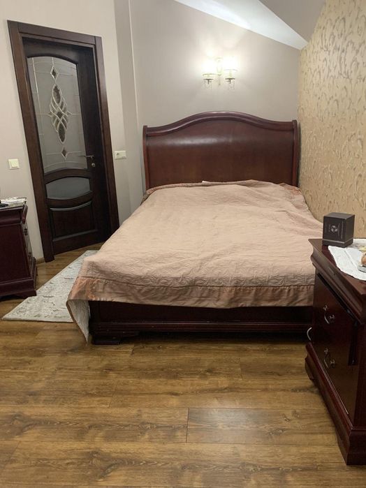 4-к, Івасюка вул., 11, Каскад