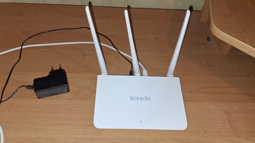 Tenda F3 Wi-Fi роутер