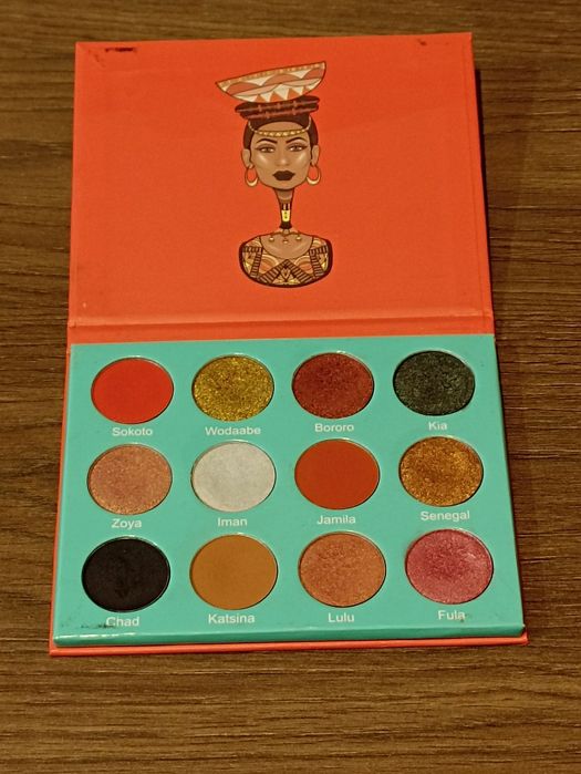 Paleta cieni Juvia's Place The Saharan