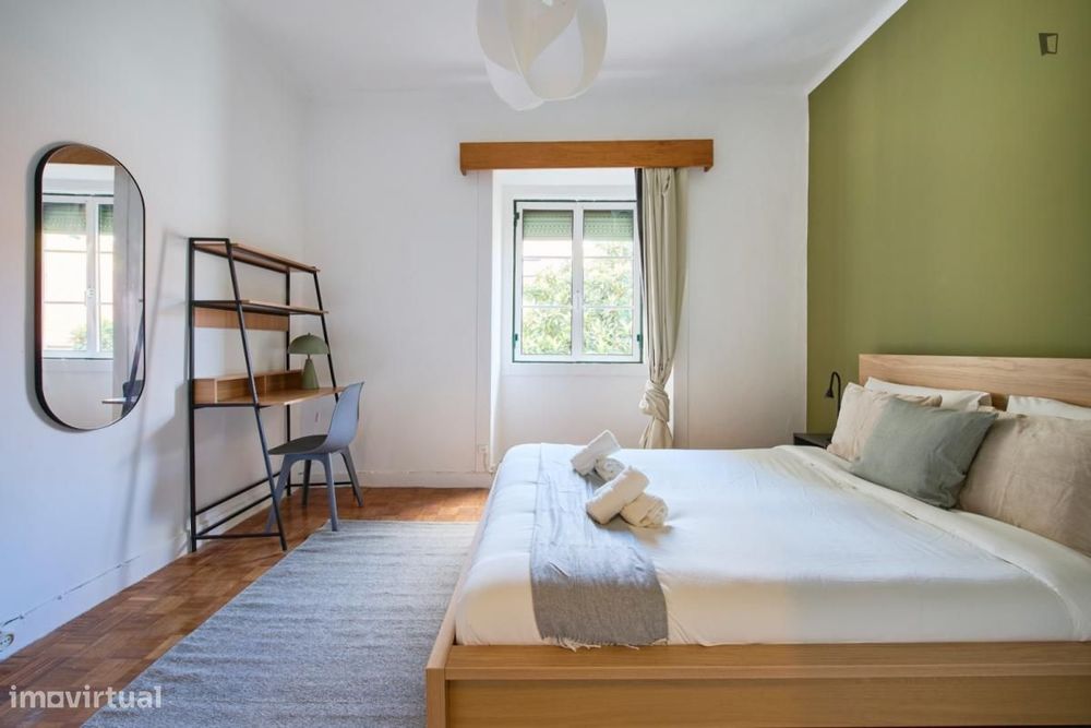 Quarto - localizado em São Bento Lisbon