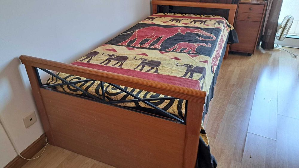 Cama de solteiro dupla