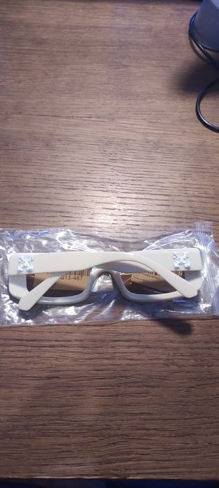 Óculos de sol novos