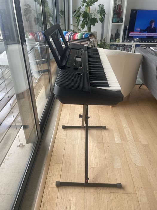 Teclado Yamaha PSR E253