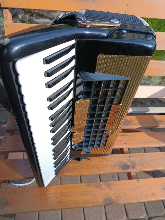 Akordeon Scandalli 120