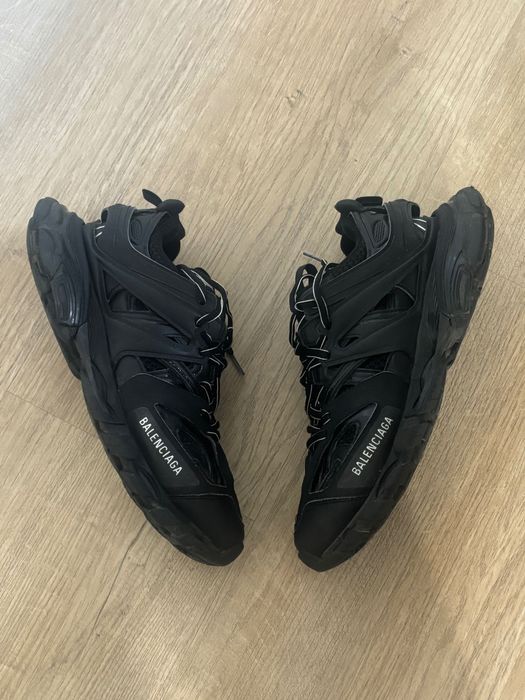 Balenciaga track