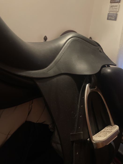 Vendo sela de ensino praticamente nova comprada na horse fire