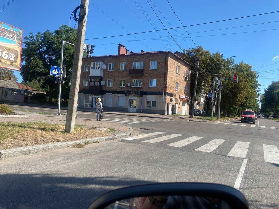 Оренда офіс, б’юті, послуги  51,6 м², 400 євро.
