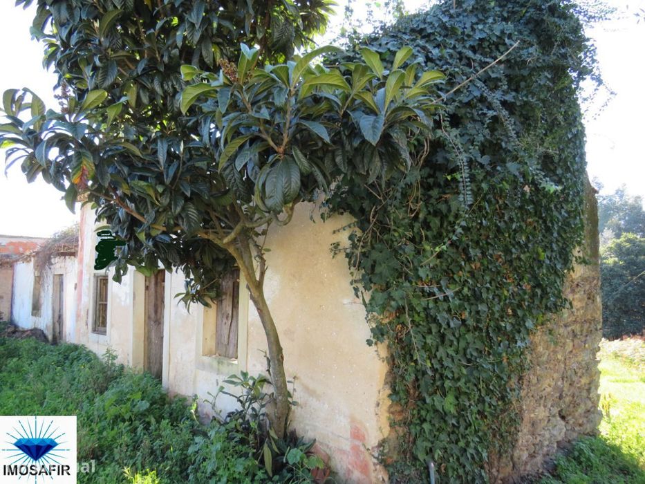 Casa para restaurar perto de Ferreira do Zêzere — Ferreira do Zêzere, Santarém