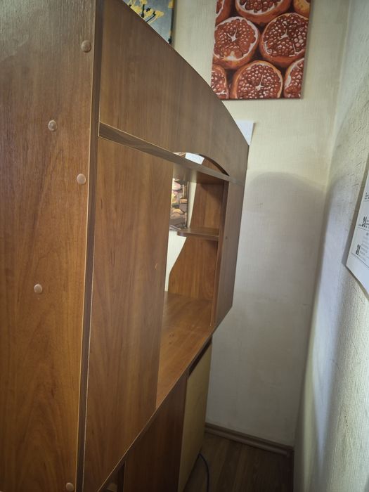 Комп'ютерний стіл