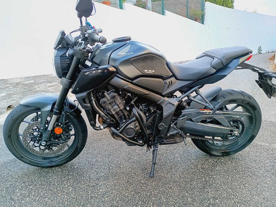 Honda CB650R Black Edition