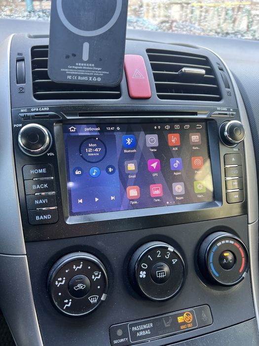 Штатная магнитола toyota Auris 2008