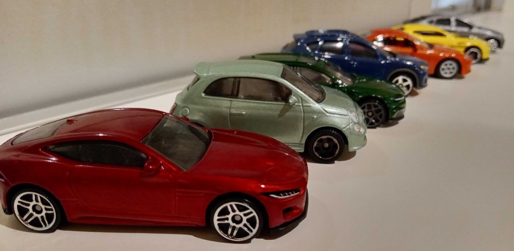 Hot Wheels e outros - 14 carros - Lote completo ou isolados