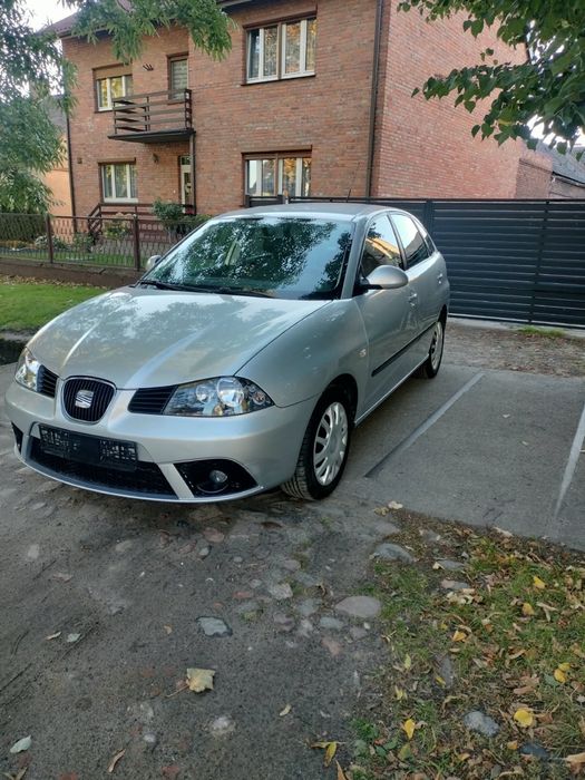 Sprzedam Seat Ibiza 3 lift  2007 rok 1.4 benzyna 85 km z przebiegiem 89tys.