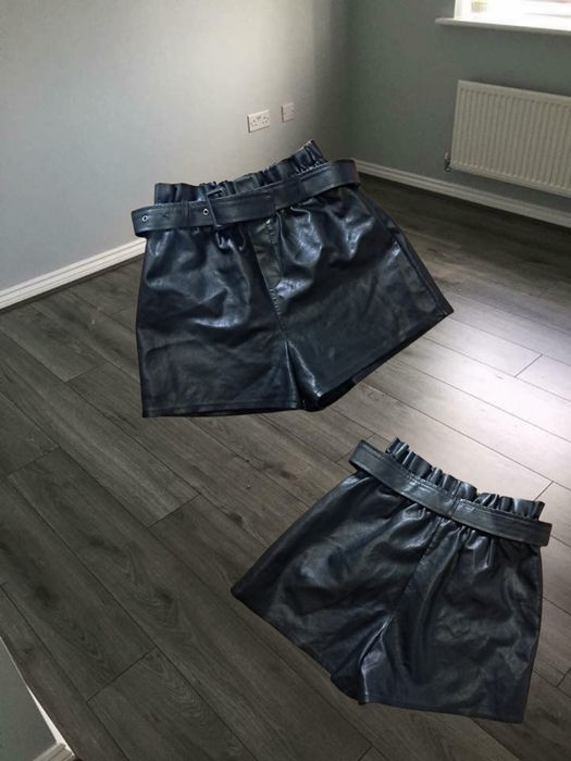 Кожані шорти з ремінцем