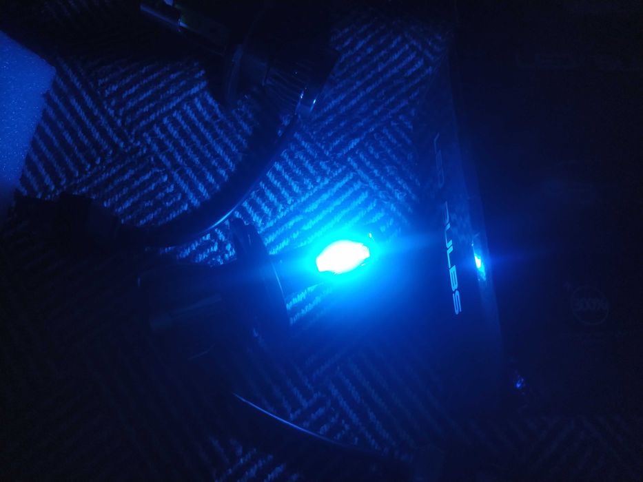 Продам led лампочки в фары