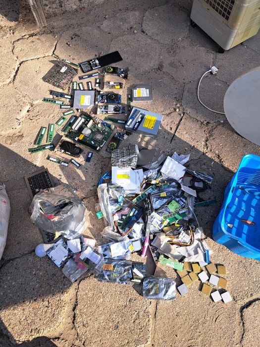 Złom komputerowy cały koszyk