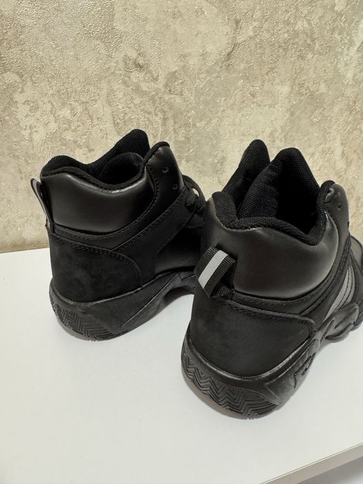 Зимові черевики на хлопчика