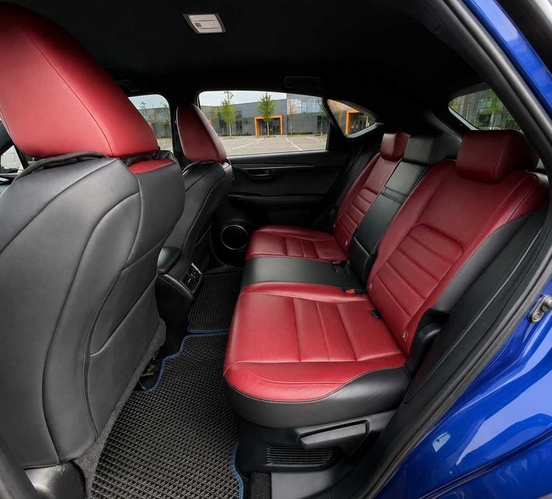 Lexus NX300h кроссовер/позашляховик економний гібрид