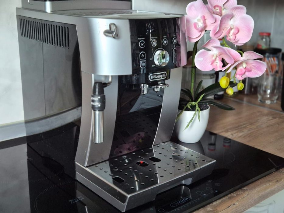Ekspres De'Longhi Magnifica S Smart ECAM250.23.SB