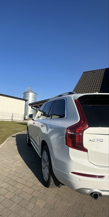 Volvo xc90 momentum
