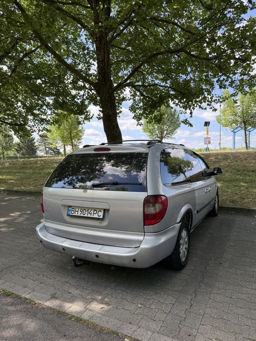 Продам автомобіль 7 місць chrysler voyager