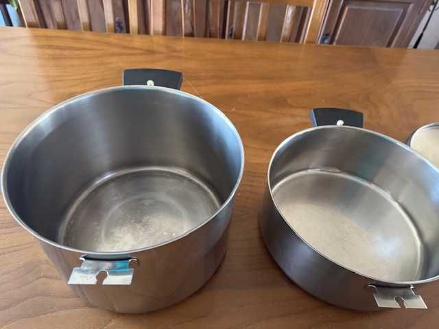 Conjunto de panela e tacho grandes da marca Celar