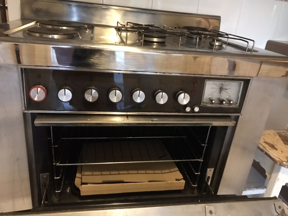 Conjunto Fogão (4 bicos) + 2 placas elétricas + forno c/ espeto - SCIC