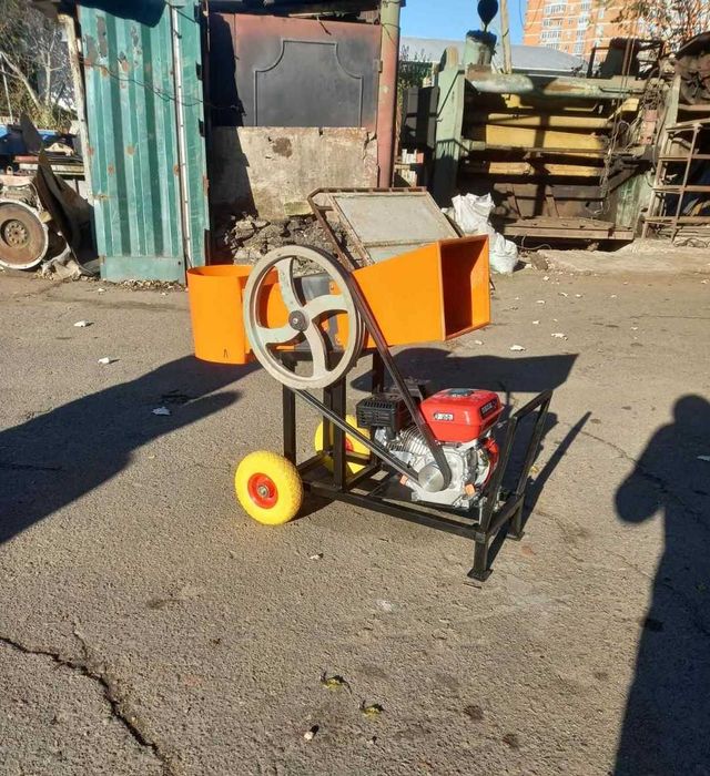 ВИРОБНИК! Подрібнювач гілок (гілка 50-60мм) З ДВИГУНАМИ,дровокол