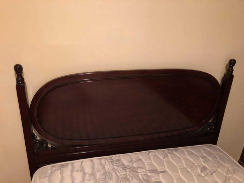 Cama de Casal em Madeira Pau Rosa Macau