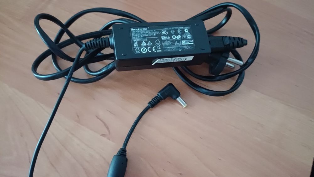 Ładowarka do laptopa Netbooka Hunt-Key 19V