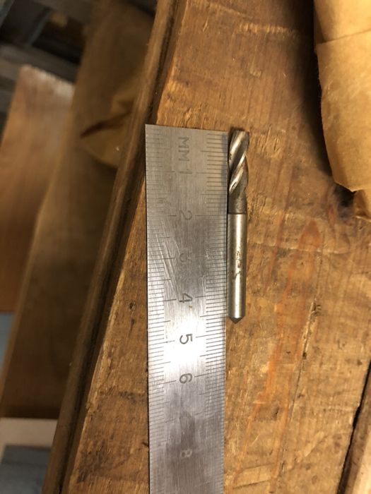 Фрезы концевые и шпоночные ц/хв от 3-20, есть удлиненные