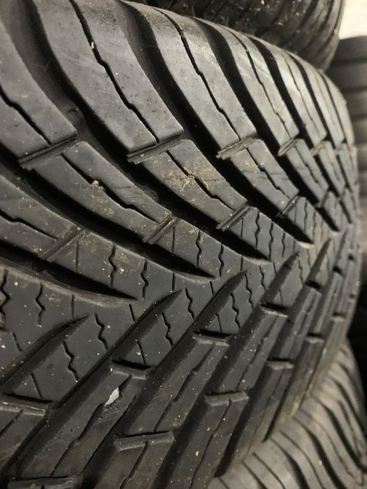 Шини б/у всесезонные 185/65 R15 Vredestein Quatrac