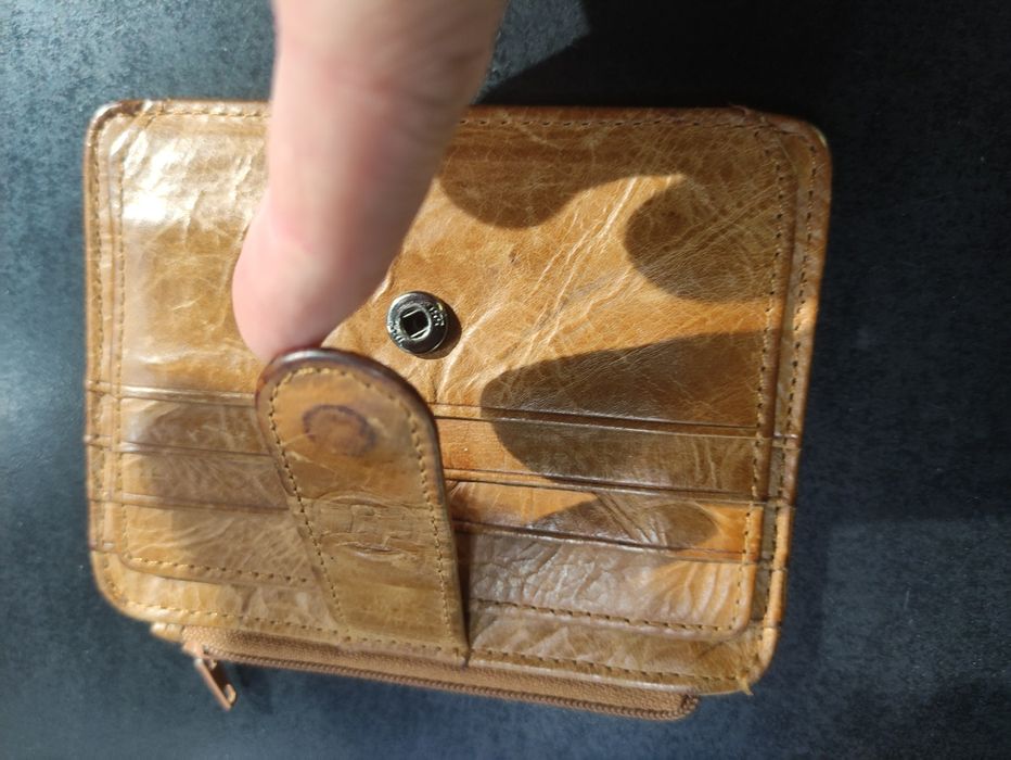Carteira em pele