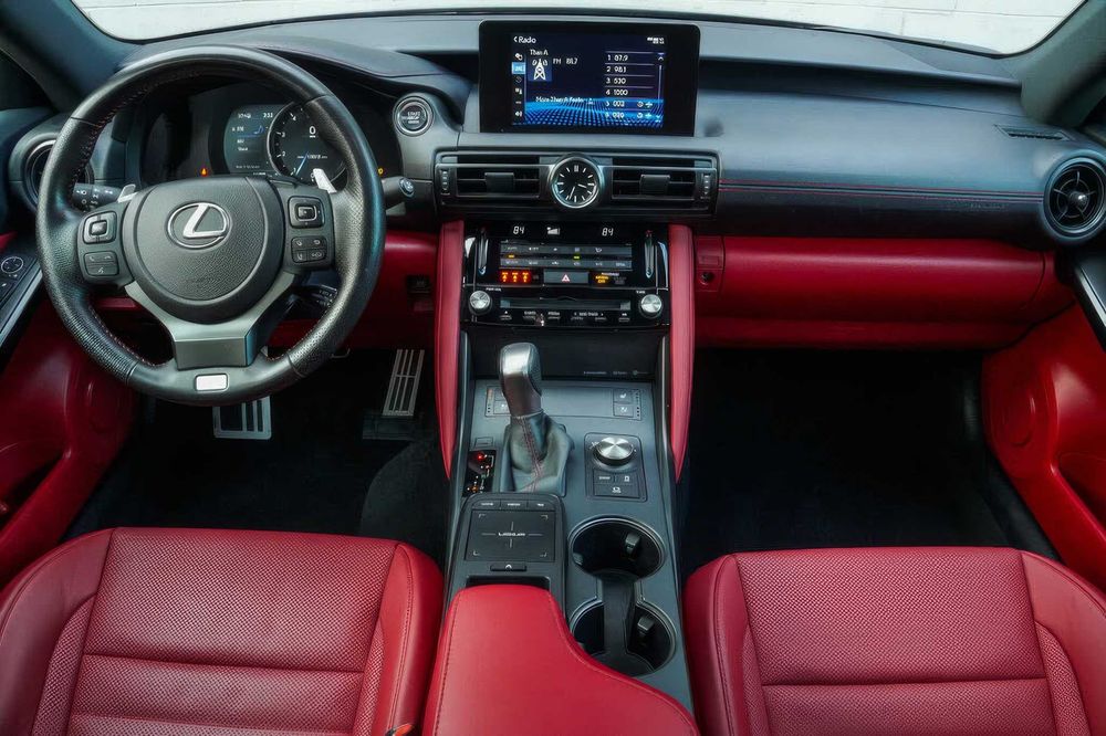 Lexus IS 300      2016