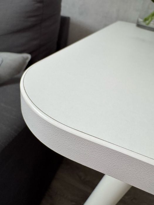 Стіл для дому чи офісу Nowy Styl, 70×70 см, в ідеальному стані