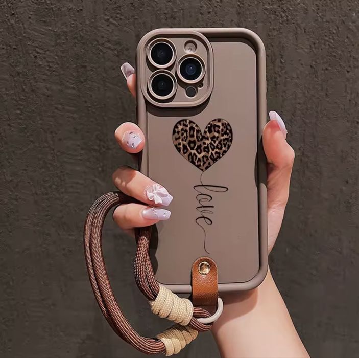 Чохол на iphone 14 plus коричневий з ремінцем