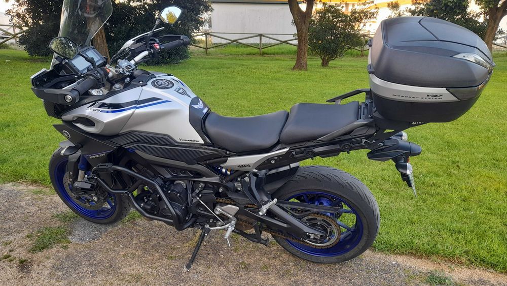 YAMAHA tracer 900
