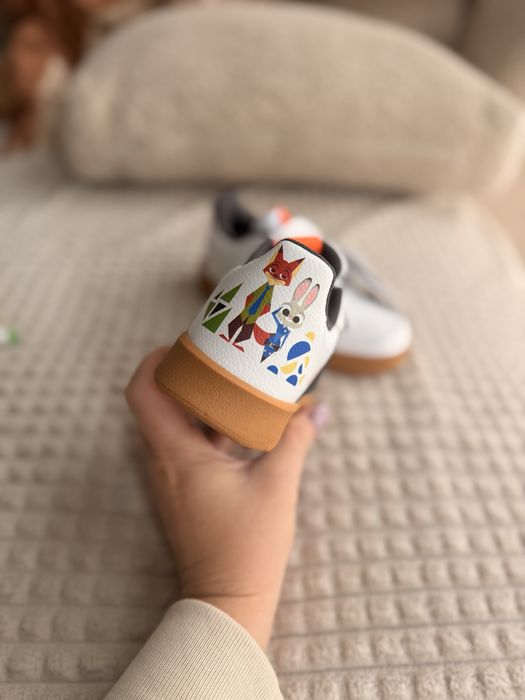кросівки adidas 28,5 розмір