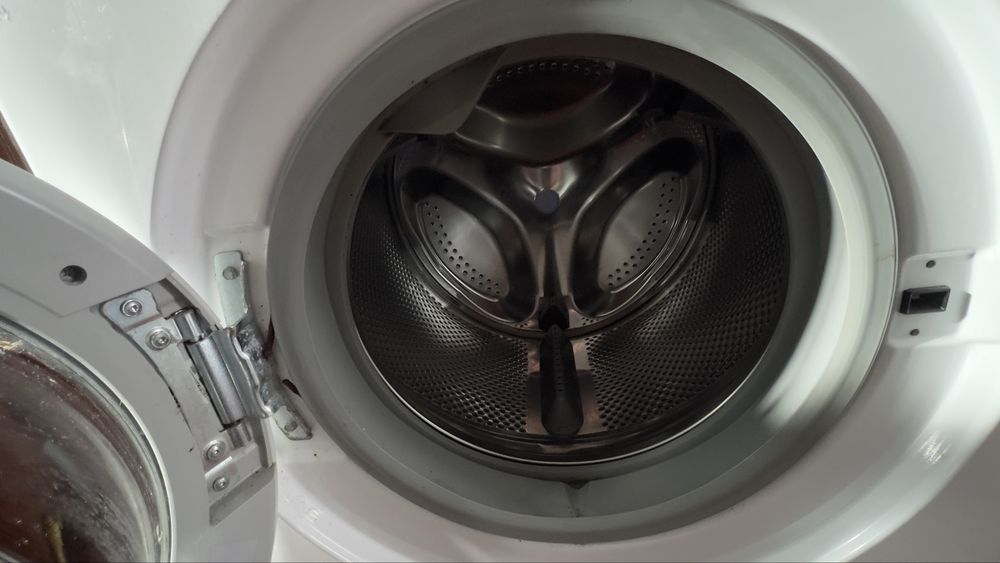 Máquina de lavar roupa Indesit Innex – 8kg / 1400rpm