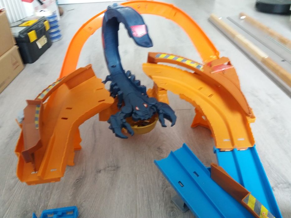 Pista Hot Wheels Monster Trucks