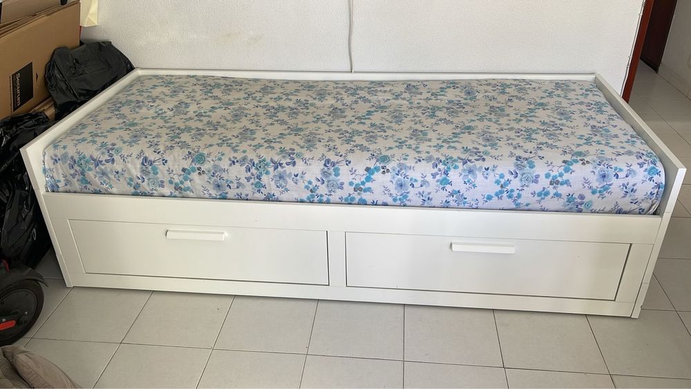 Sofa/cama com colchão incluido