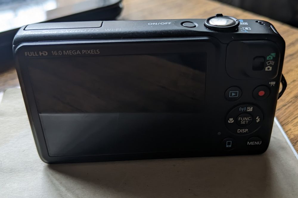 Топовий фотоапарат Canon SX 600 hs