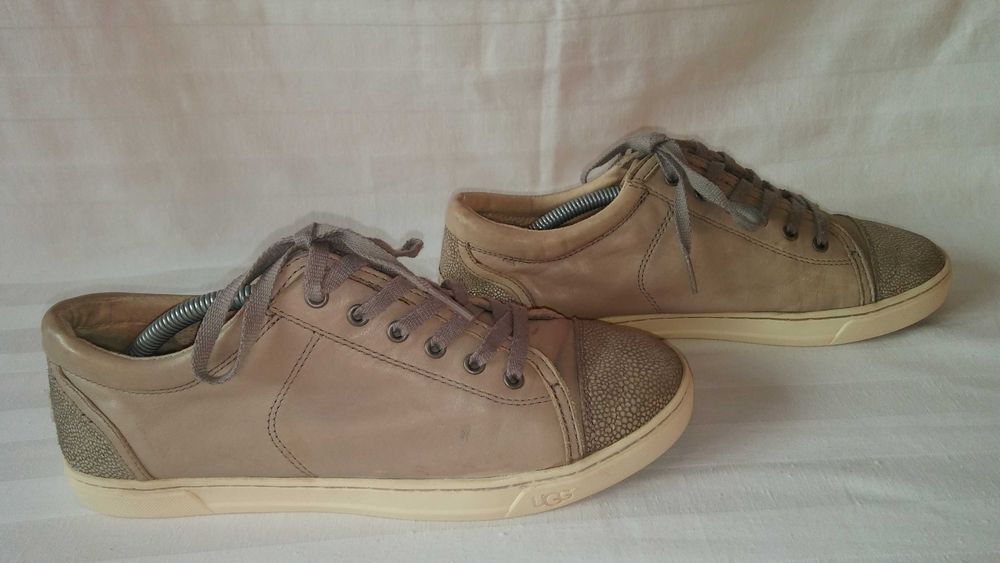 ugg półbuty roz.41 dl. wklł. 25,5 cm- skóra