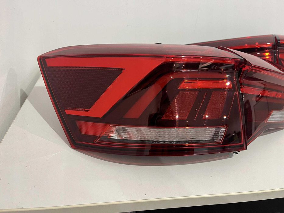 фара права ліва Volkswagen T-Roc  Full led xenon шрот запчастини