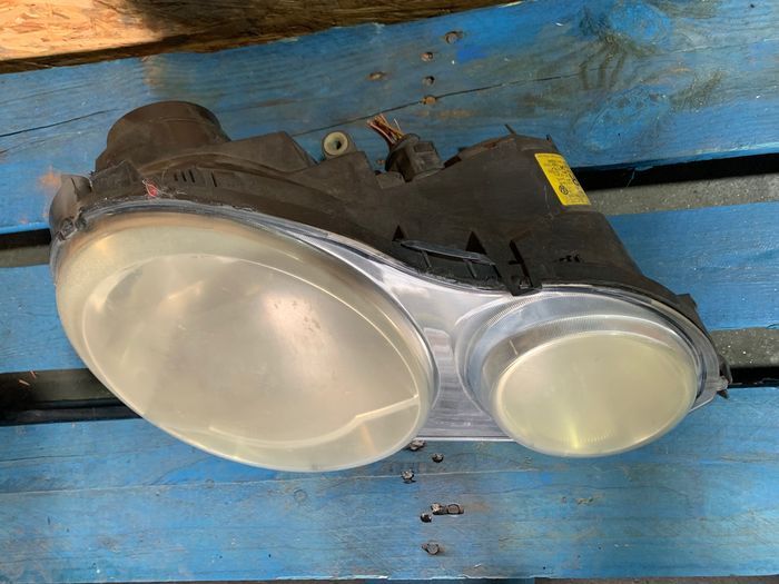 Farol Direito VW Polo 9N